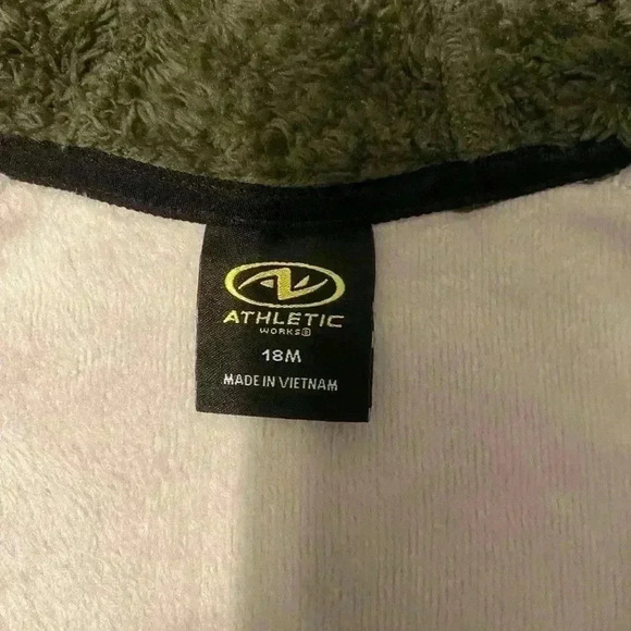 Toddler boys sweatshirt hoodie jacket in gray & dark green NWT size 18 months - Picture 3 of 6